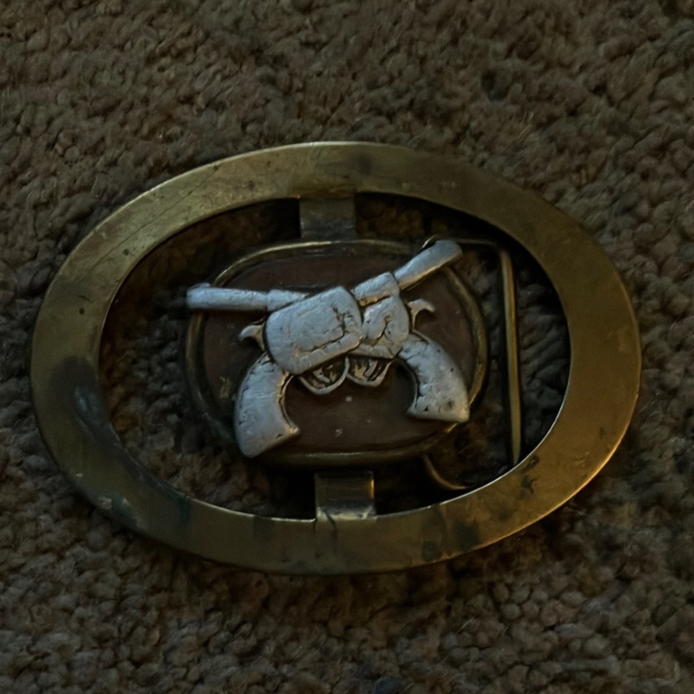 Vintage Belt Buckle guns worn look